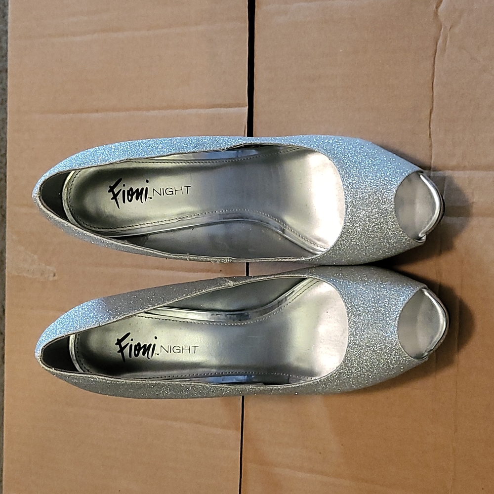 Fioni Night Silver Glitter Sparkle Peeptoe Pumps 9 1/2 9.5